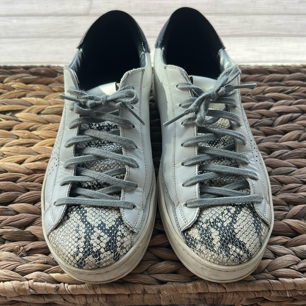 P448 Sneakers. Size 39.